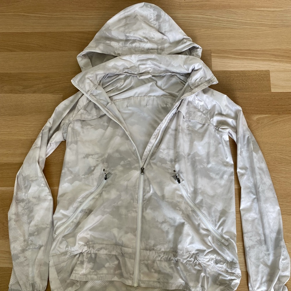 Lululemon windbreaker jacket size 10